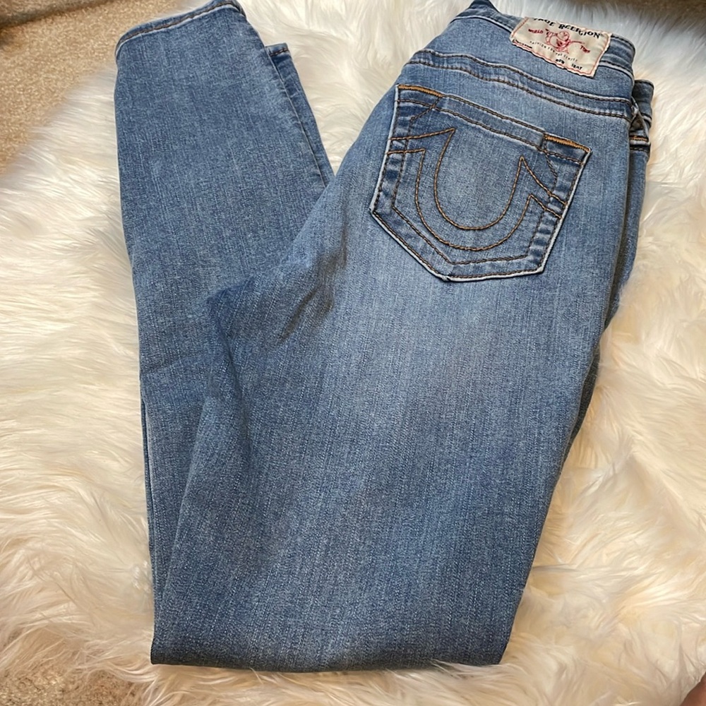 True Religion skinny leg jeans with stretch. 👖
